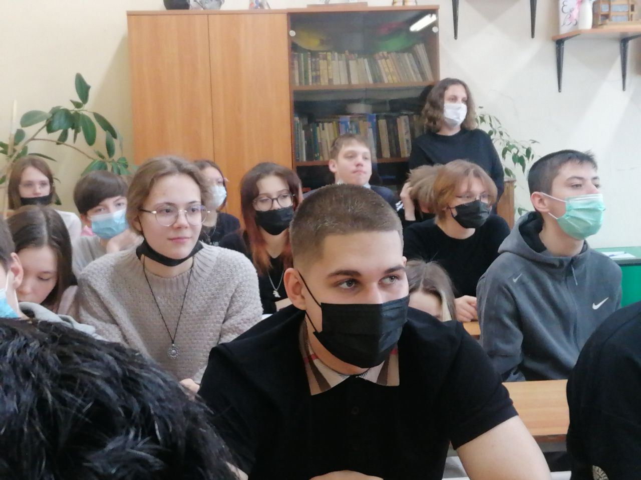 Библиотечный урок в формате литературного очерка «Взгляд сквозь время»