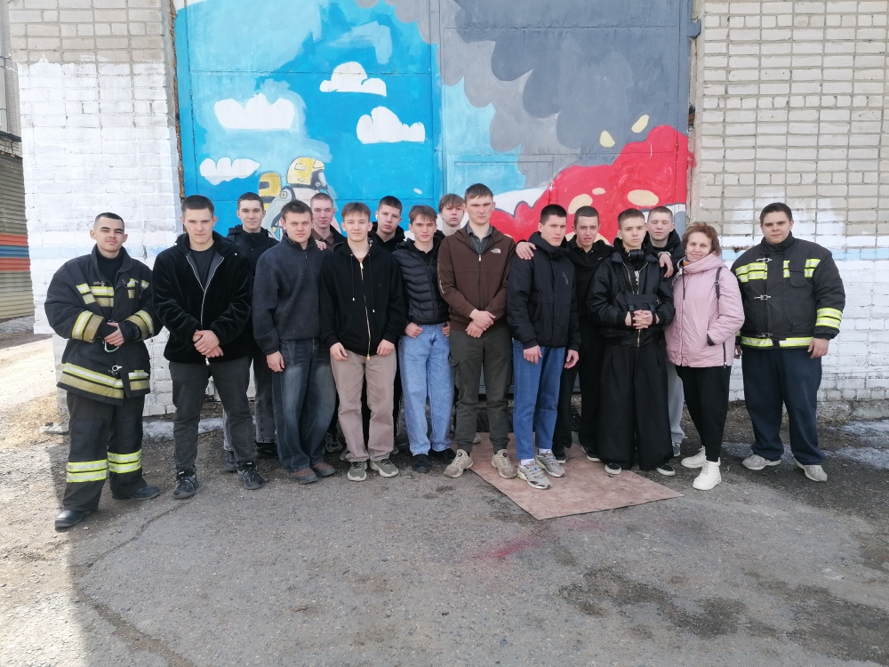 Коллективный творческий проект «Технологии меняют жизнь»: экскурсия во Всероссийский студенческий корпус спасателей