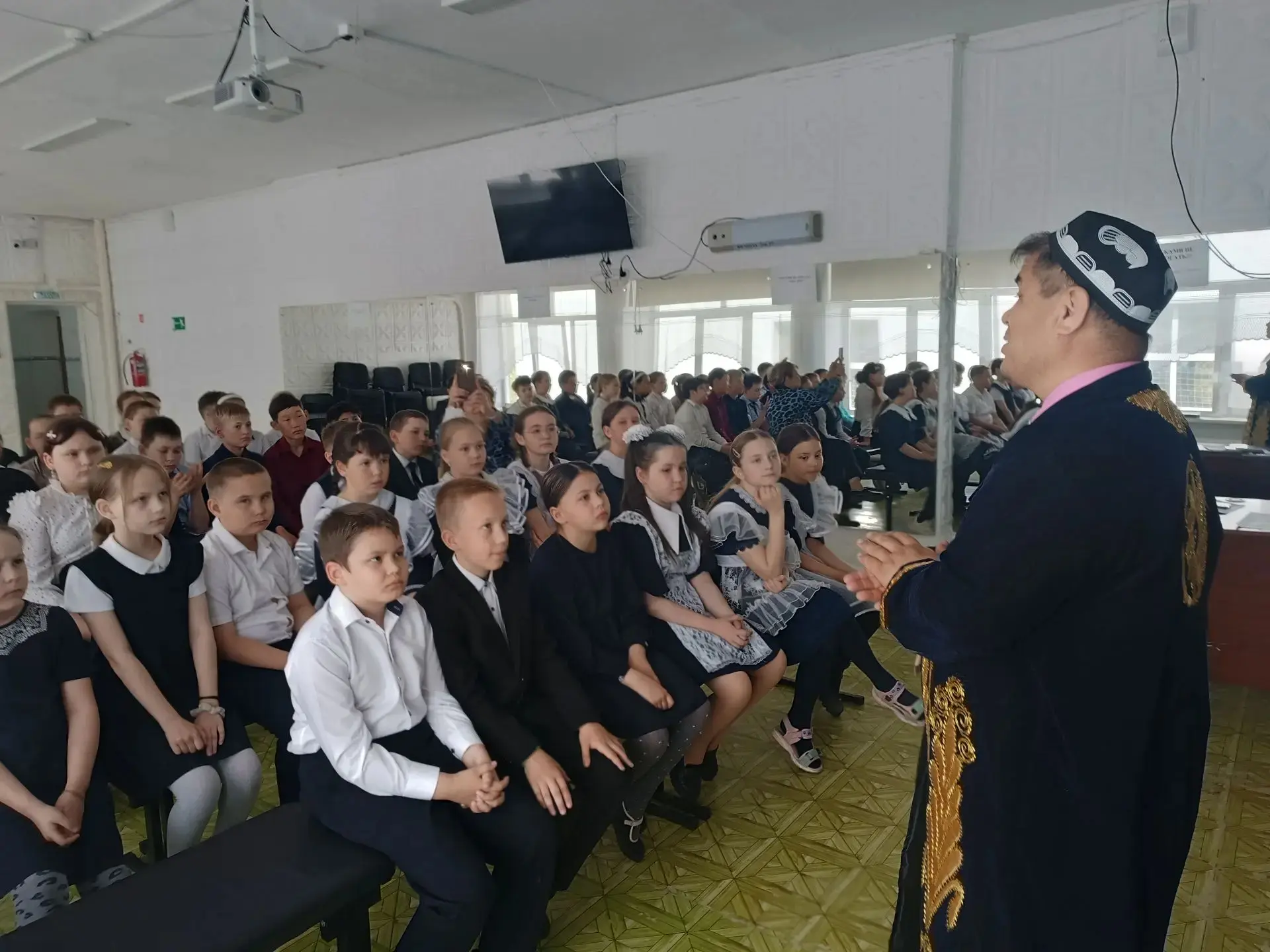 Встреча в читинской школе в рамках Фестиваля народов Забайкальского края 